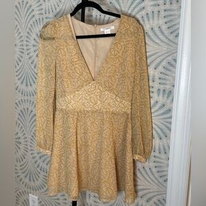 Glamorous Gold Paisley V-Neck Long Sleeve Dress